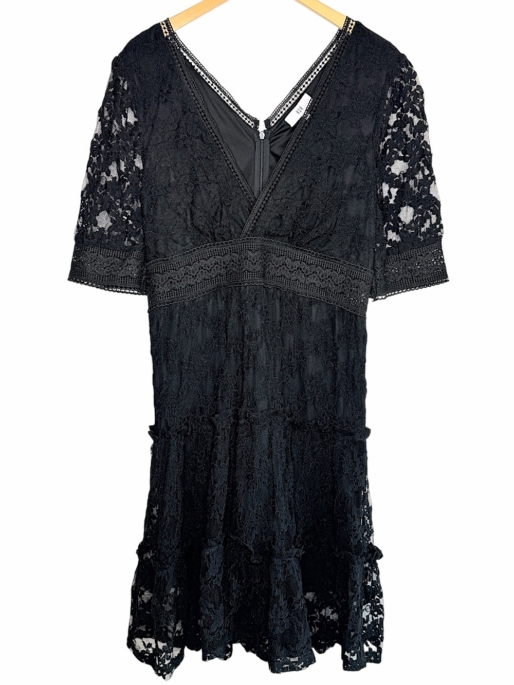 NEW NSR Black Lace Short Sleeve Scalloped Tiered Midi Dress